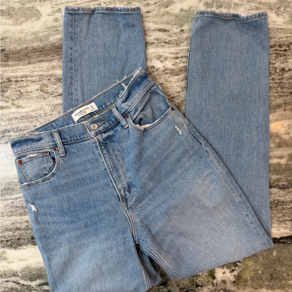Abercrombie & Fitch 90s Straight Ultra High Ride Light Blue Jeans